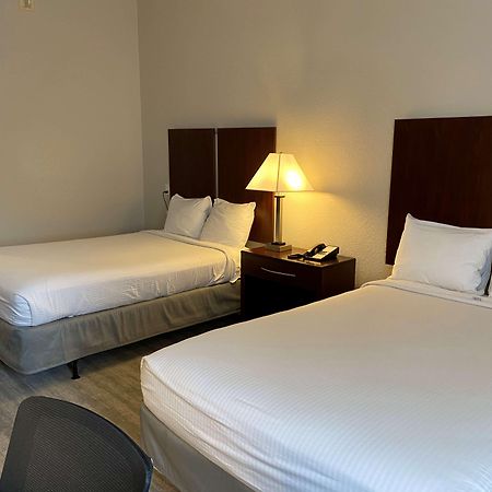 เบสต์ เวสเทิร์น แทมปา Hotel ภายนอก รูปภาพ
