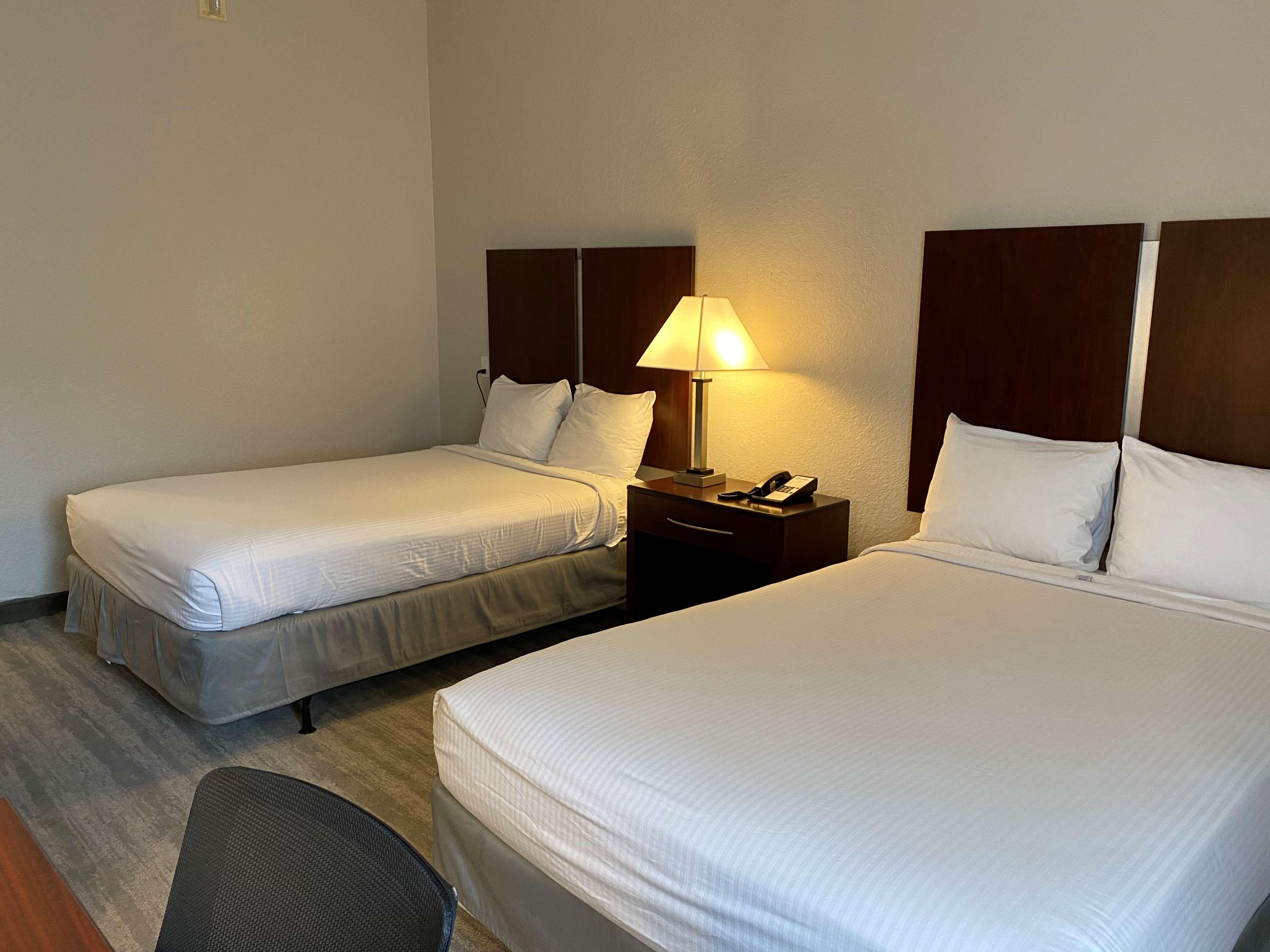 เบสต์ เวสเทิร์น แทมปา Hotel ภายนอก รูปภาพ